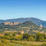 Gorgeous In Todi