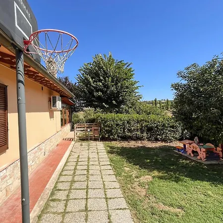 Gorgeous In Feriehus Todi